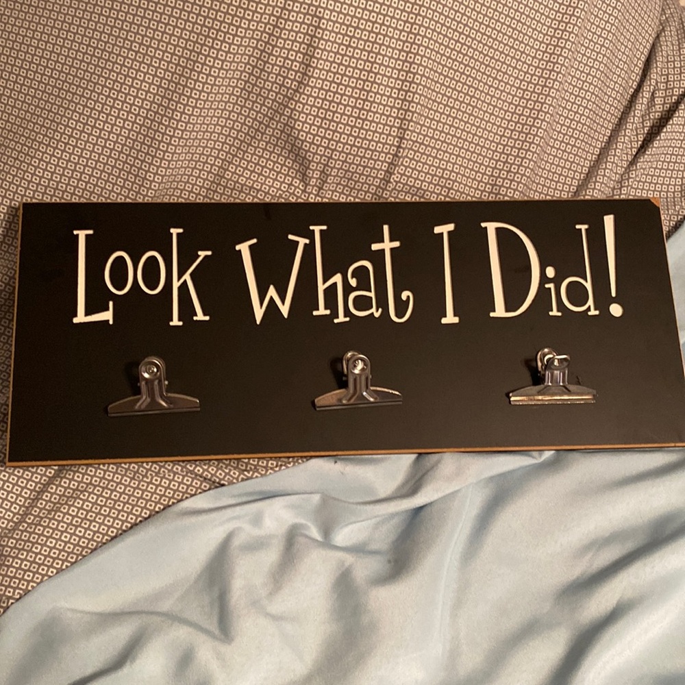 LOOK WHAT I DID! Wall hanger that can display the most important things